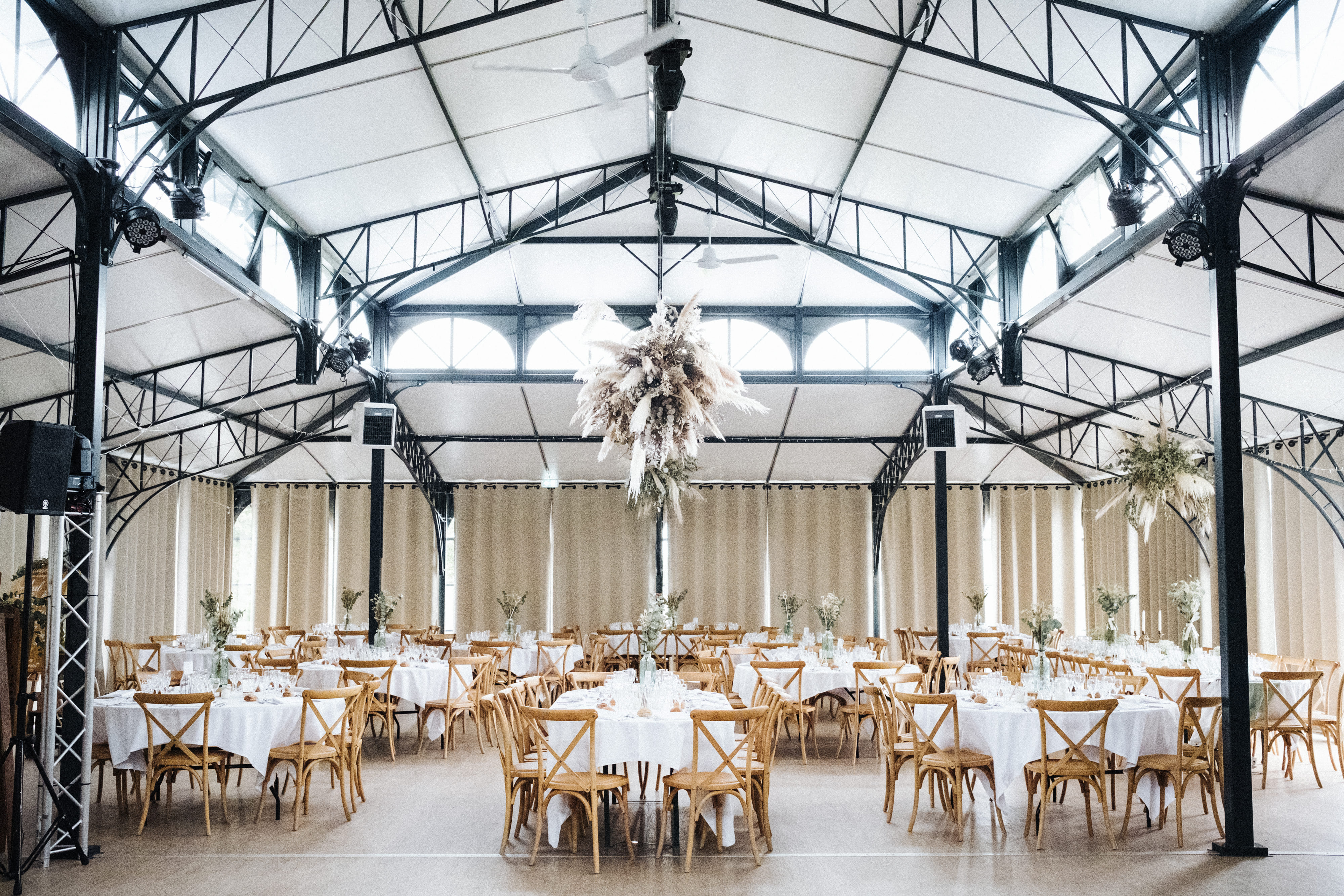 Image d'arrière plan illustrant un mariage dans une orangerie
